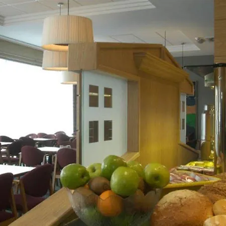 Holiday Inn Express Antwerpen City North By Ihg 